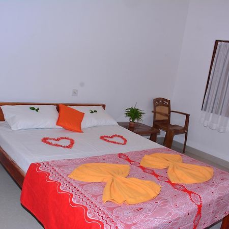 Pleasant Park Holiday Inn Trincomalee Kültér fotó