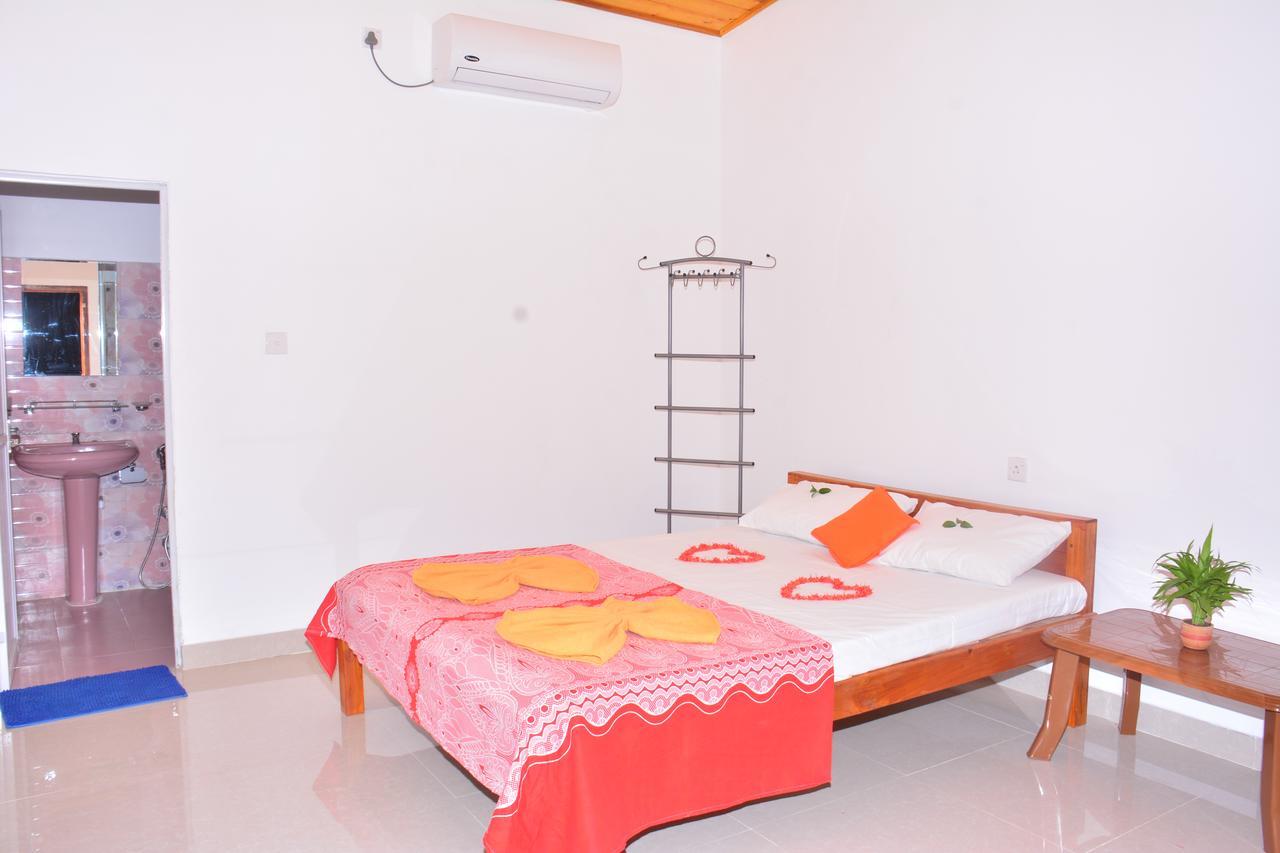 Pleasant Park Holiday Inn Trincomalee Kültér fotó