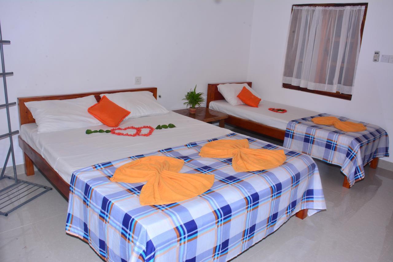 Pleasant Park Holiday Inn Trincomalee Kültér fotó